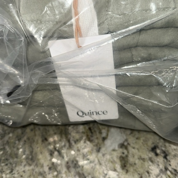 NWOT QUINCE European Linen Box Quilted Sham Set Of 2 Standard Willowleaf 5⭐ - Picture 7 of 8